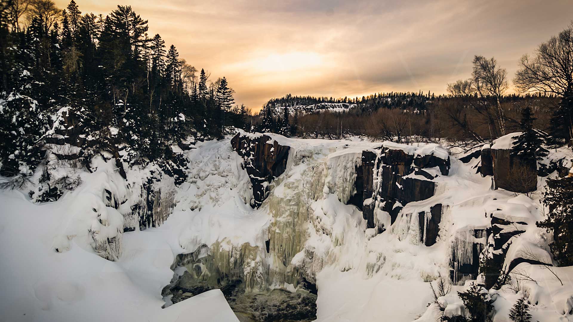 Photographer shooting in full manual mode during Session 3 of the Camera Confidence workshop in Thunder Bay